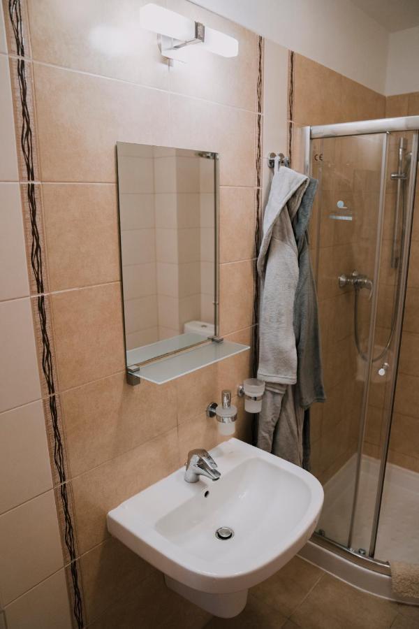 Apartman Angelika Bešeňová Eksteriør bilde